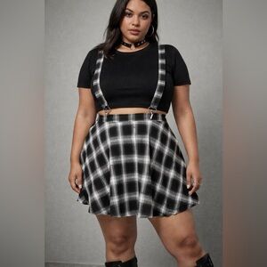 SHEIN Curve Plaid Suspender Skirt – Curvy 1XL Black & White Mini Skirt